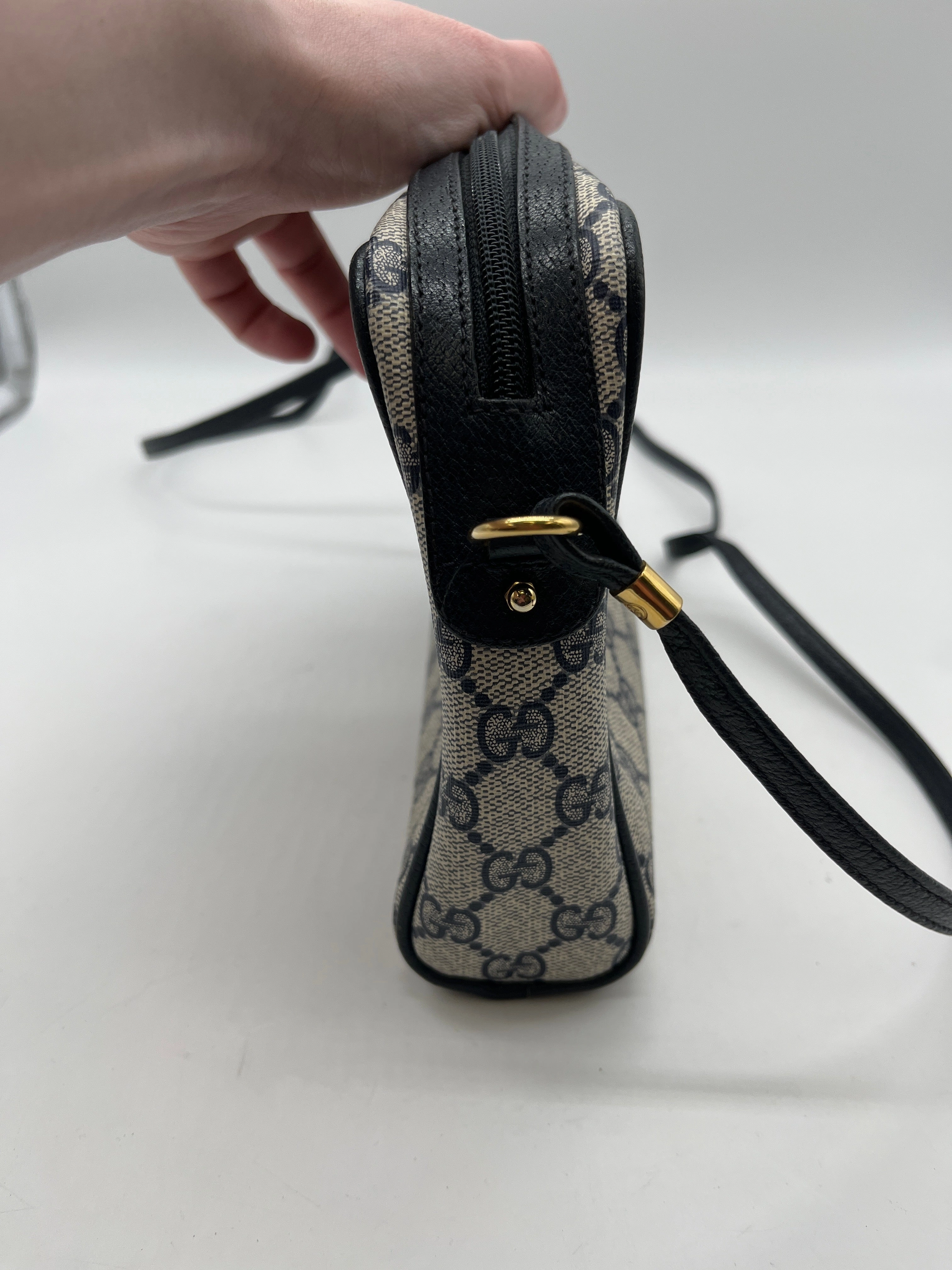 Handbag Luxury Designer By Gucci, Size: Small