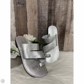 Sandals Flip Flops By Free People In Silver, Size: 8