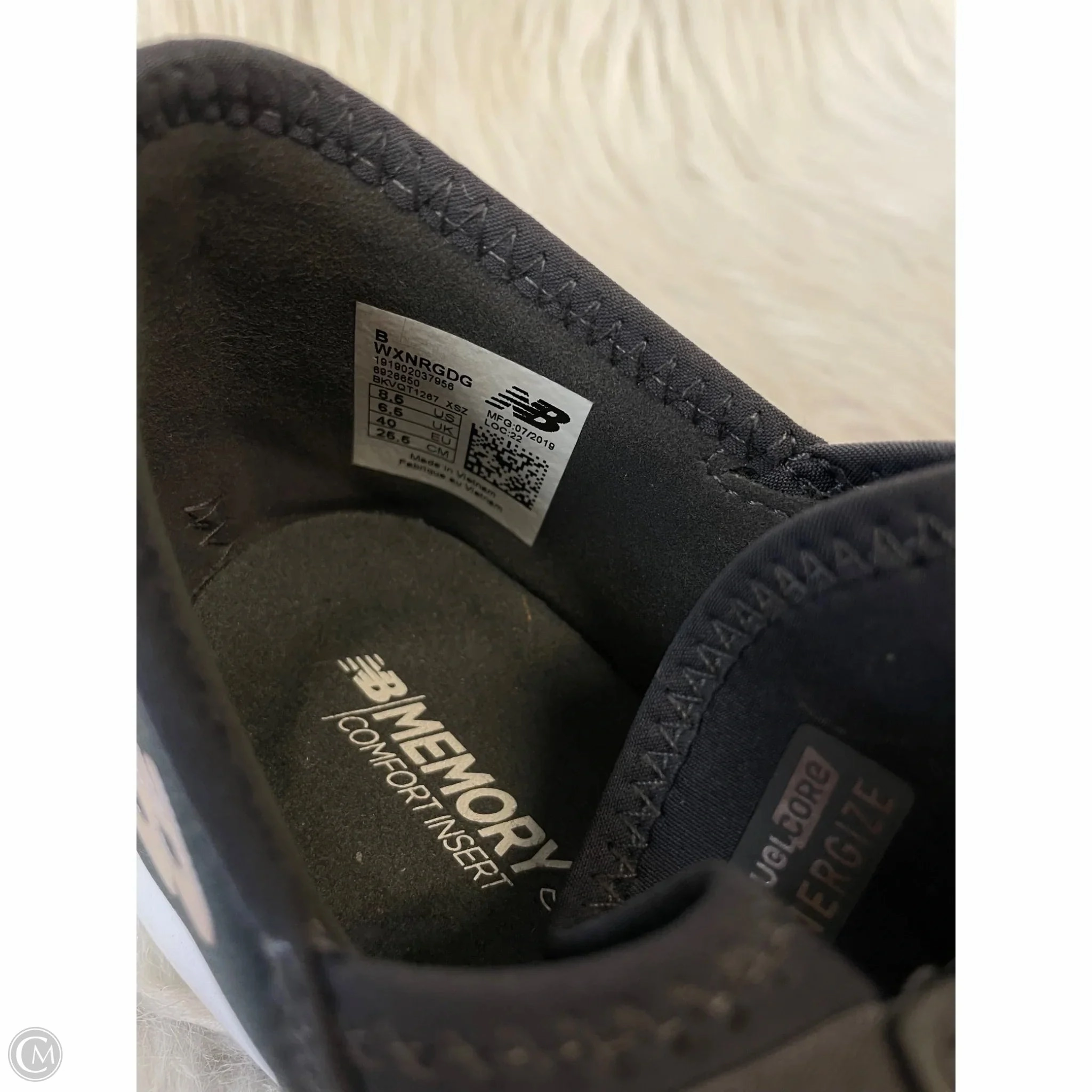 Shoes Athletic By New Balance In Grey, Size: 8.5