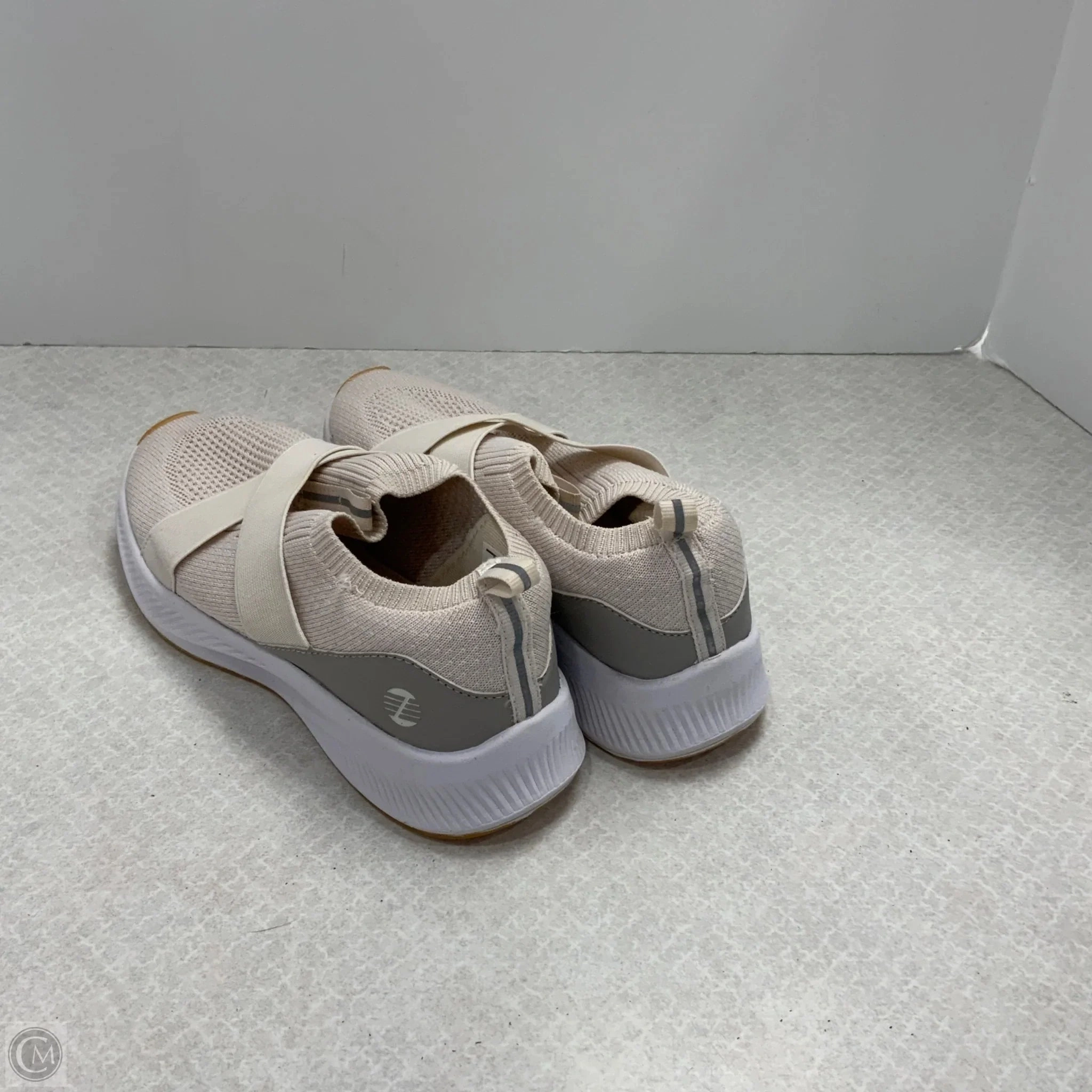 Shoes Athletic By Zella In Cream, Size: 6.5