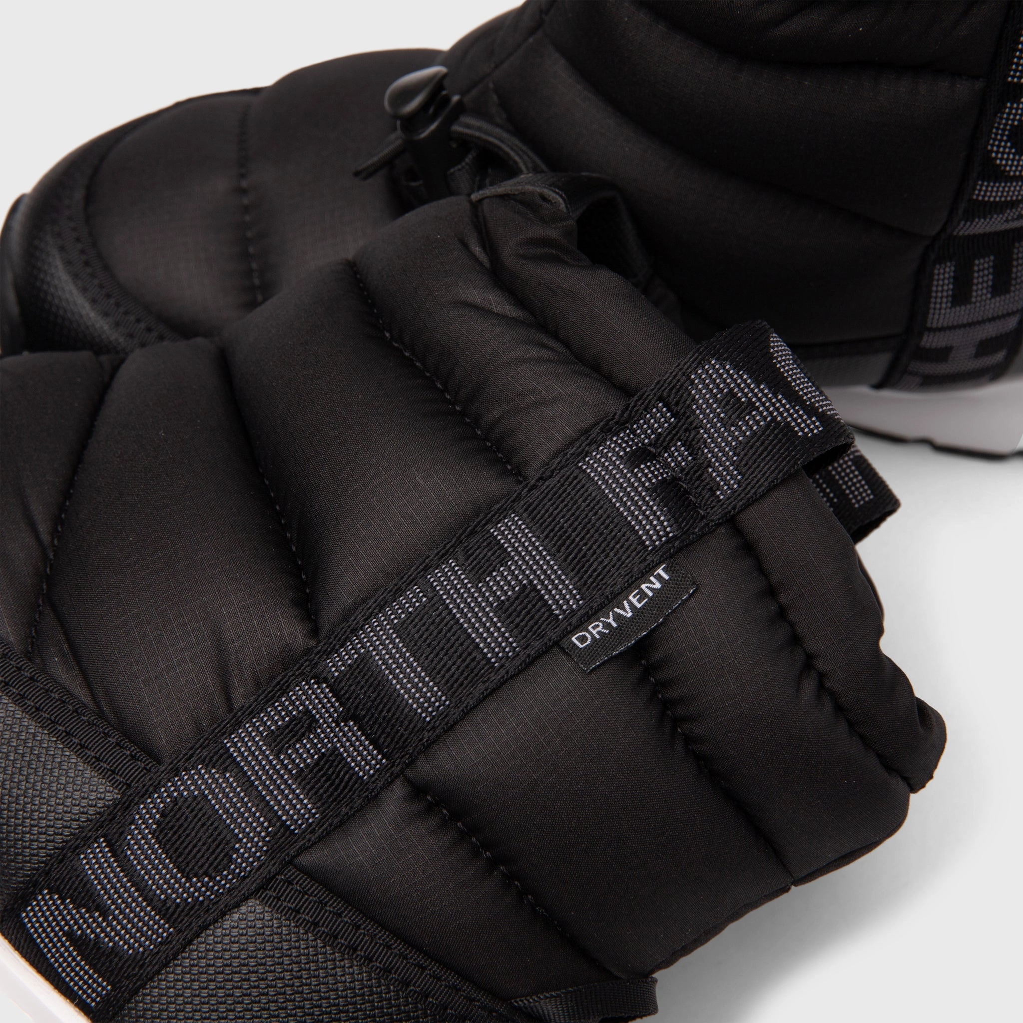 The North Face Junior Boys' ThermoBall Pull-On WP TNF Black / TNF White