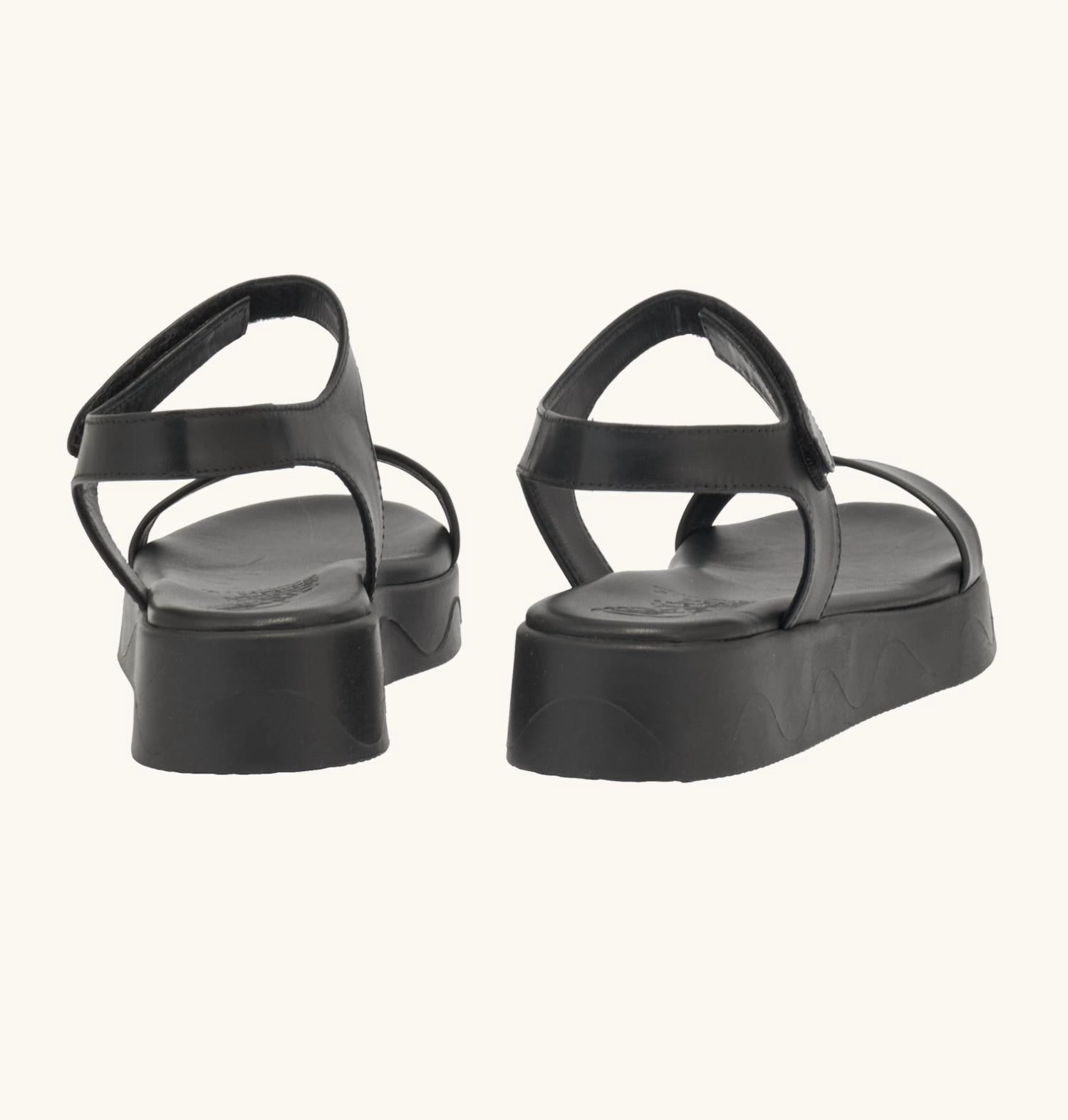 Women's Salamina Sandals In Black