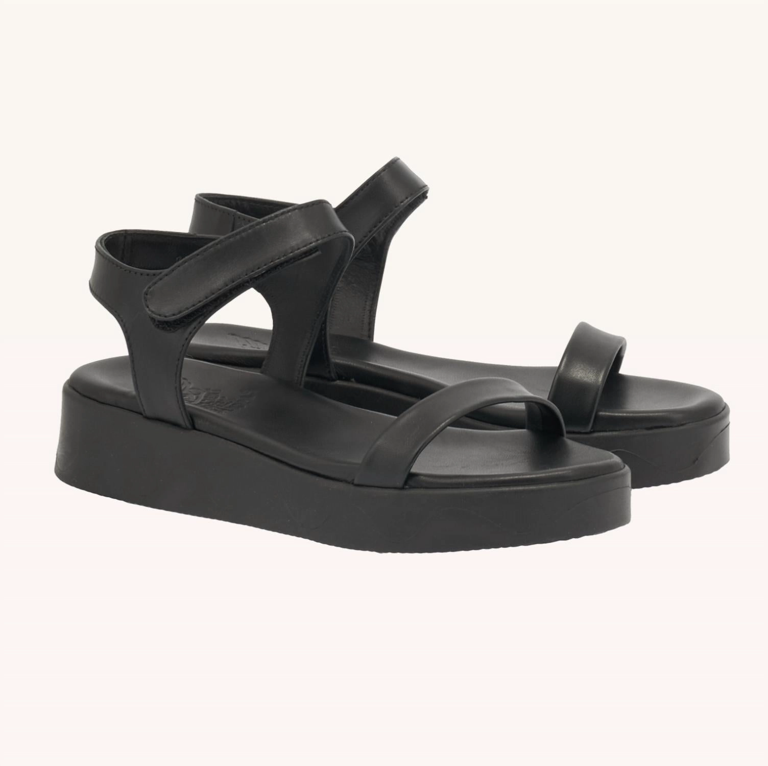 Women's Salamina Sandals In Black
